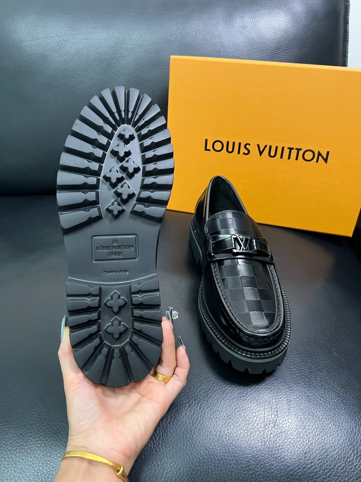 Men's shoes 💰780 Lv top purchasing Louis Vuitton leather shoes counter synchronization, uppers imported from Italy, imported water-dyed cowhide lining, soles: original soles specially provided by the original factory, original factory follow-up goods, high quality, welcome to compare, code number 38-44 (customized 45) 85842